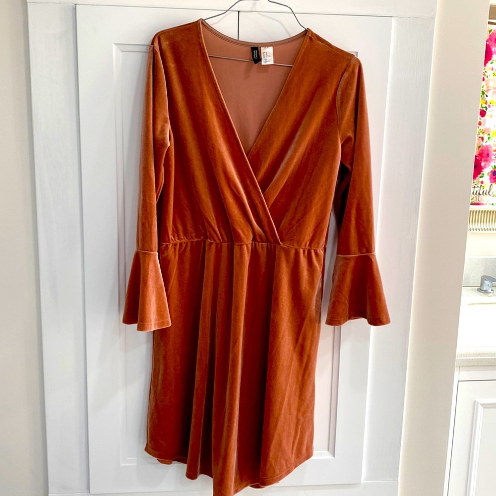 Medium H&M stretchy velour minidress